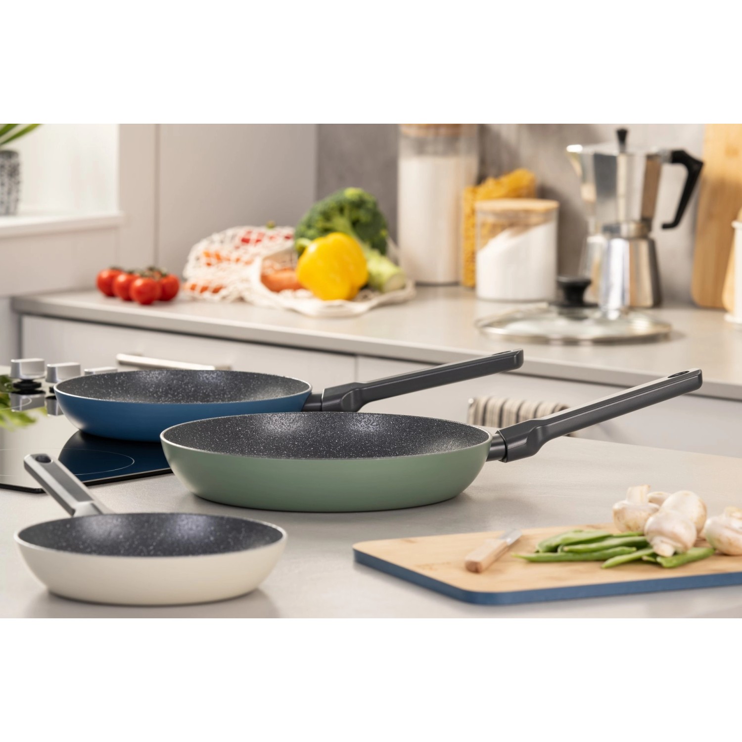Fackelmann Balance Pfannen Set, 20 cm, mit Keramikbeschichtung in verschiedenen Farben.