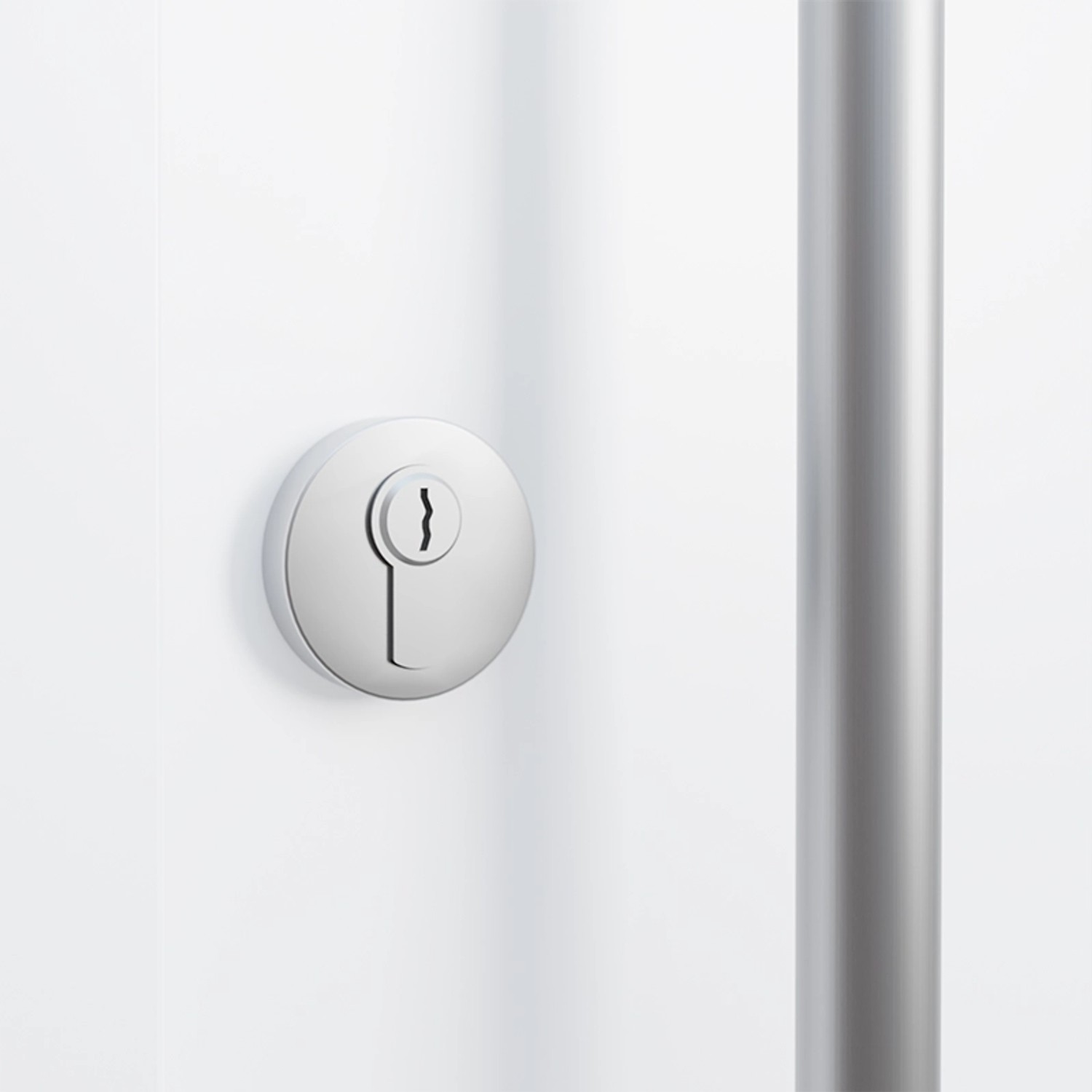 Detailaufnahme: Weißes FM Türen AS68 Modell mit Beschlägen und Edelstahlgriff.