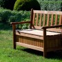 Gartenbank 2-Sitzer aus geöltem Kiefernholz mit Stauraum, braune Holzbank für den Garten.