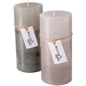 Boltze Home Stumpenkerzen Strato, 2er-Set in Beige und Salbeigrün, 15 cm, für stimmungsvolle Weihnachtsdeko.