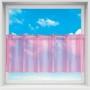 Pinke Bistrogardine Noella mit Ösen, 160x45 cm, am Fenster mit blauem Himmel im Hintergrund.