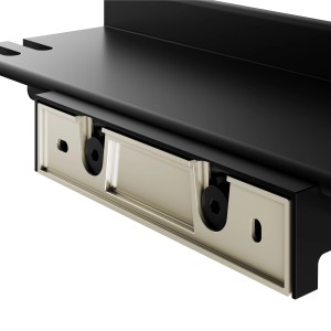 Detailaufnahme: Keuco Reva Black Selection Duschablage mit Glasabzieher, verdeckte Montage.