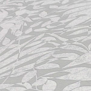 Grau-silberne Vliestapete mit Palmenblatt-Muster für Wohn- und Schlafräume.
