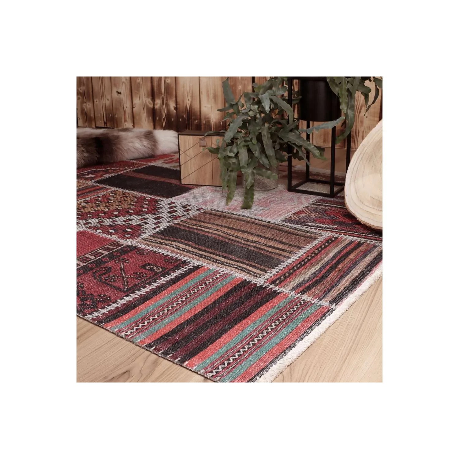 Bunter Kurzflor Teppich im Patchwork-Design, 200x290 cm. Moderner Stil für Wohnzimmer oder Terrasse.