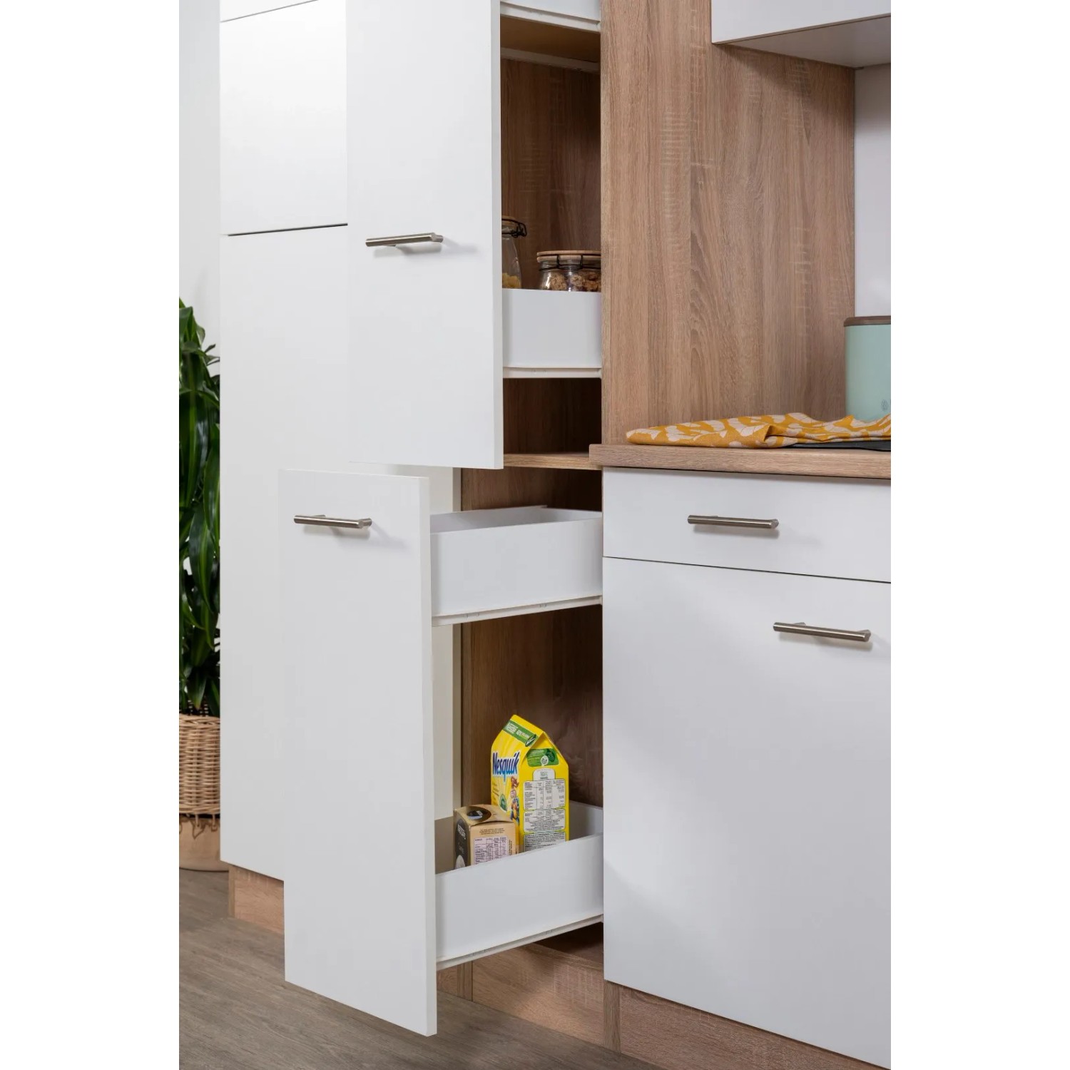 Respekta Küchenzeile KB310ESWCGKE, 310 cm, Weiß/Eiche Sägerau Nachbildung mit offenem Apothekerschrank.