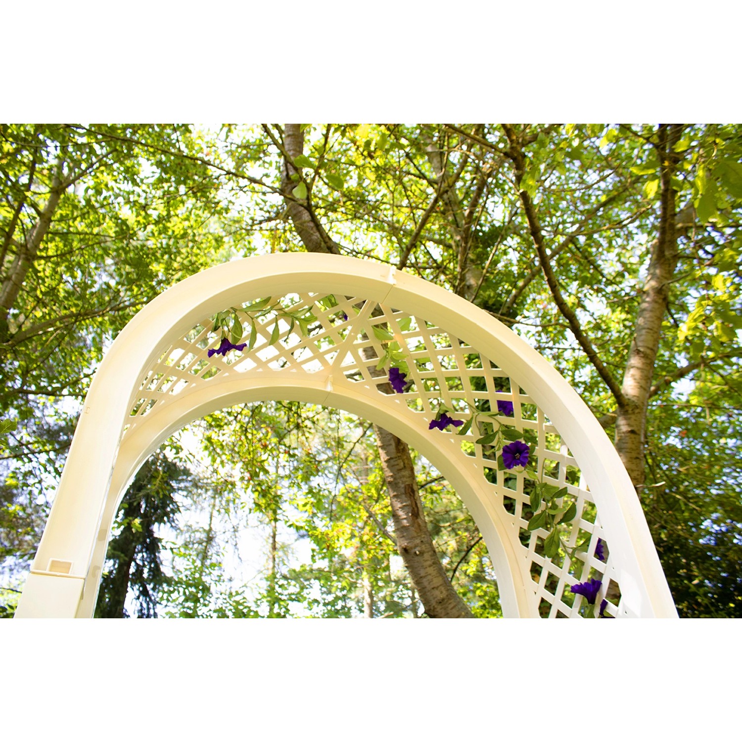 Weißer KHW Rosenbogen mit Pflanzkasten, Rankhilfe für Kletterpflanzen im Garten.