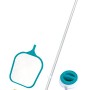 Bestway Flowclear Poolreinigungs-Set mit Kescher, Bürste und Skimmer-Aufsatz.
