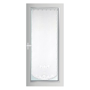 Weißes Türpanneau 180x60 cm mit Blumenstickerei und Vitragestange am Fenster.