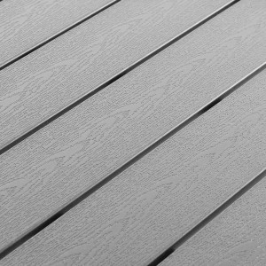 Detailaufnahme der Holzimitat-Tischplatte des anthrazitfarbenen Mojawo Gartentischs.