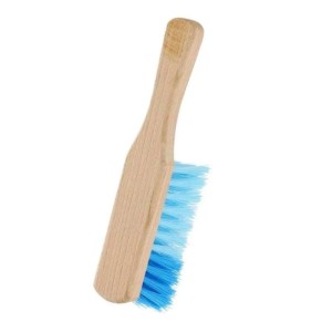 Galaflor Kinder Handfeger aus Holz mit blauen Kunststoffborsten, 18 cm lang.