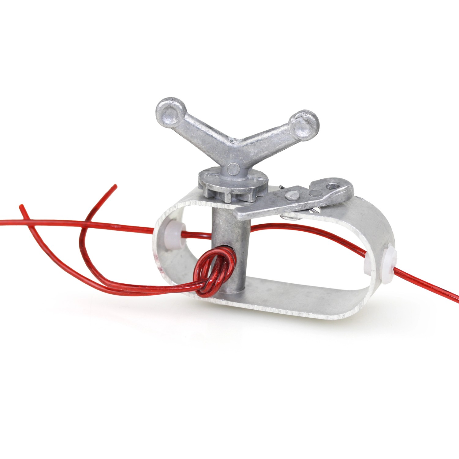 Detailaufnahme einer Spannvorrichtung für Pool Abdeckplanen mit roter Kordel.