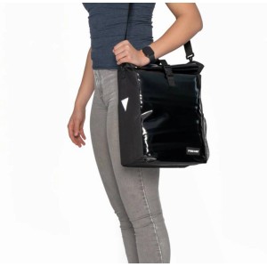 Schwarze Fischer Kurier Fahrradtasche, als Umhängetasche tragbar, wasserdicht.