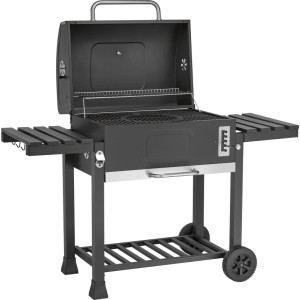 Dunkelgrauer Jamestown Holzkohlegrill Jaxon XL mit offenem Deckel, Seitenablagen und Rädern. Für Garten & Balkon.