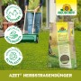 Neudorff Azet Herbst-Rasendünger 10kg Sack mit Anwender und Streuwagen auf Rasenfläche.