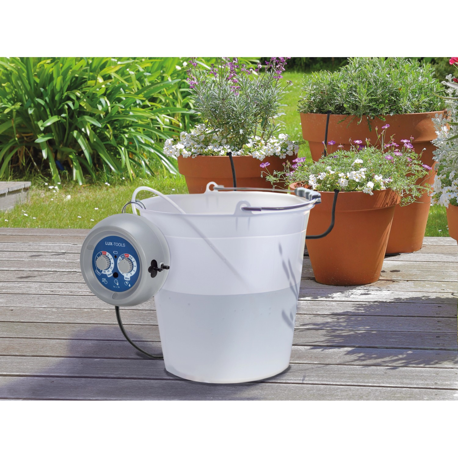 LUX Tropfbewässerungsset mit Pumpe an Eimer, Micro-Drip-System für bis zu 10 Pflanzen.