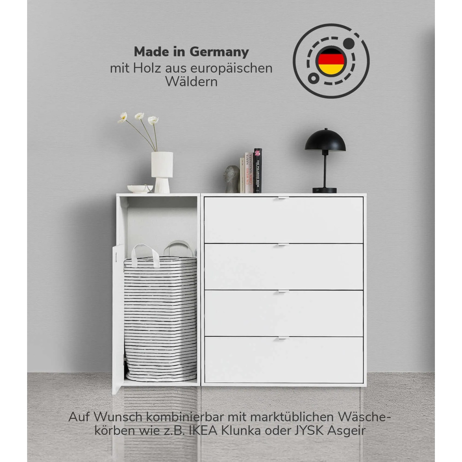 Weißer mokebo Wäscheschrank mit Wäschekorb und vier Schubladen als Badregal.