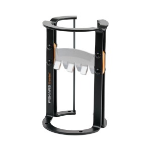 Fiskars Anzündholzspalter Gr. S X-Series in Orange-Schwarz zum sicheren Spalten von Anzündholz.