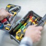 Offene Stanley Werkzeugbox Essential 12,5 Zoll mit Werkzeug und Zubehör.
