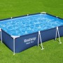 Bestway Stahlrahmenpool Steel Pro, 300x201x66 cm, dunkelblau, eckig. Aufgebaut im Garten.