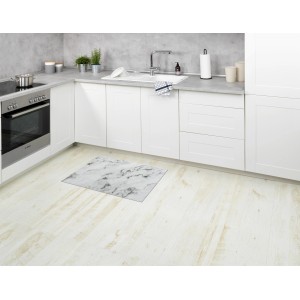 Mehrfarbige Wenko Badematte Marmor (50x80 cm) aus Kunststoff im Badezimmer.