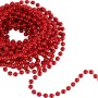 Rote 500 cm Girlande mit glänzenden Kugeln, teilweise ausgerollt. Ideal für festliche Weihnachtsdeko.