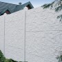 Betonzaun-Platte Flagstone, 200x38,5x3 cm, als Sicht- und Windschutz im Garten.