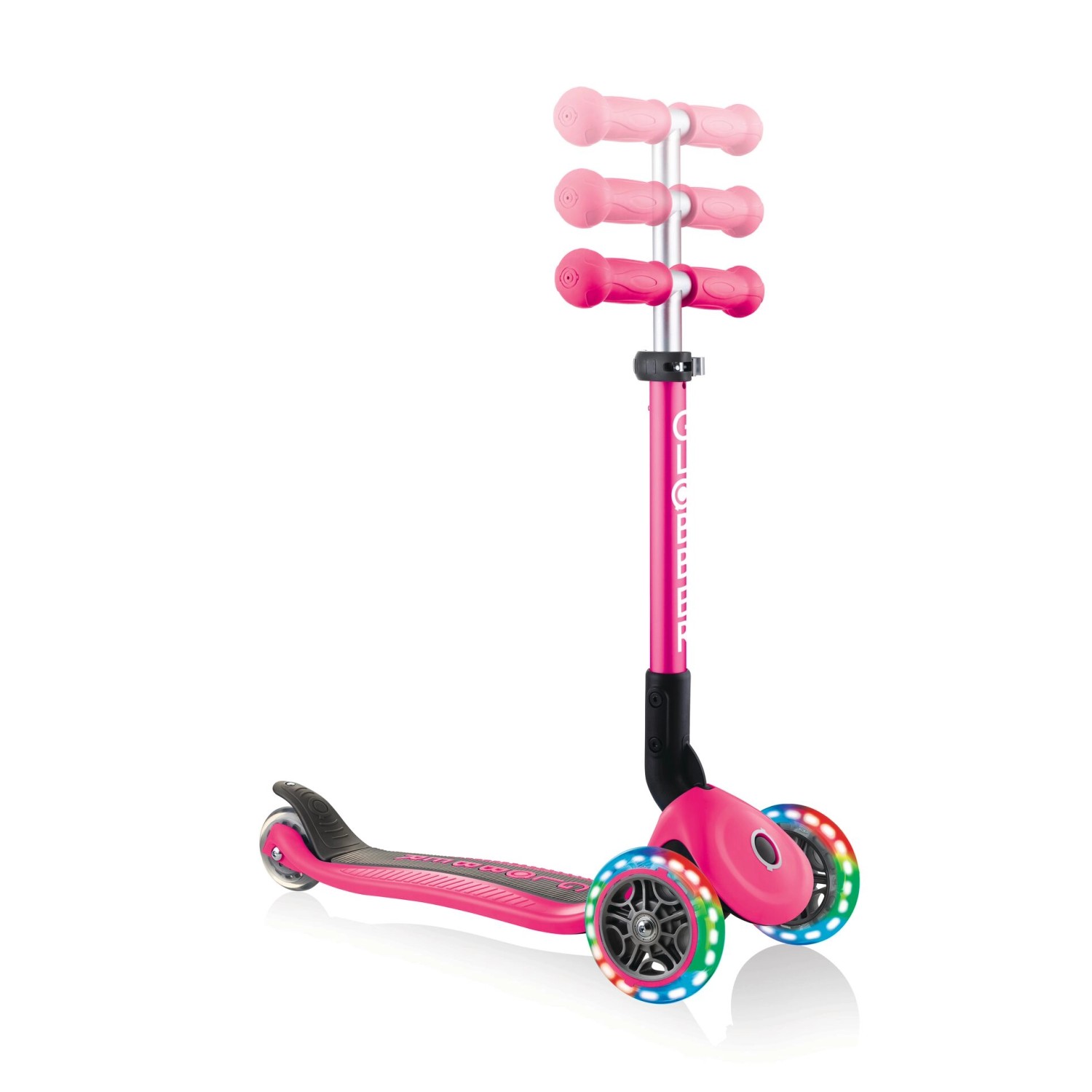 Globber Junior Foldable Lights Tretroller in Fuchsia Pink mit leuchtenden LED-Rollen.