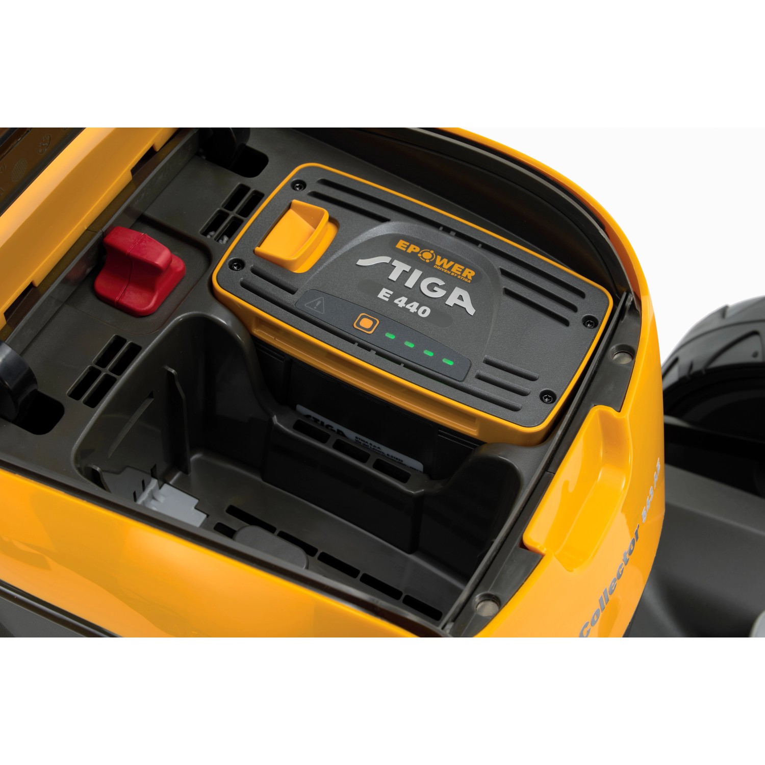 Detailaufnahme: Stiga Akku E 440 im Akku-Rasenmäher Collector 543 AE.