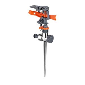 FUXTEC Impulskreiselregner FX-IKRG1 mit orange-grauem Kopf und silbernem Metallspike für Gartenbewässerung.