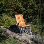 Beo Sitzauflage Hochlehner Edremit im 6er-Set, gelb gestreift, auf Gartenstuhl im Grünen.