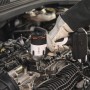 Litheli Akku-Schlagschrauber im Einsatz am Motor, inkl. 2,5 Ah Akku.