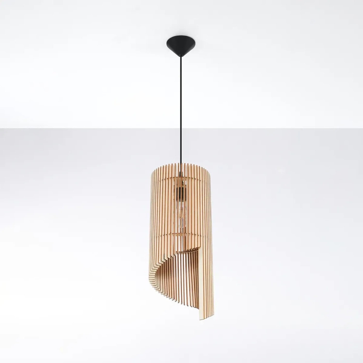 Moderne Sollux Lighting Hängeleuchte Alexia aus Holz, skandinavisches Design für Wohnraum.