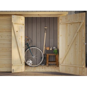 Offenes, unbehandeltes Palmako Leif Holz-Gartenhaus mit Pultdach, gefüllt mit Gartengeräten und einem Fahrrad.