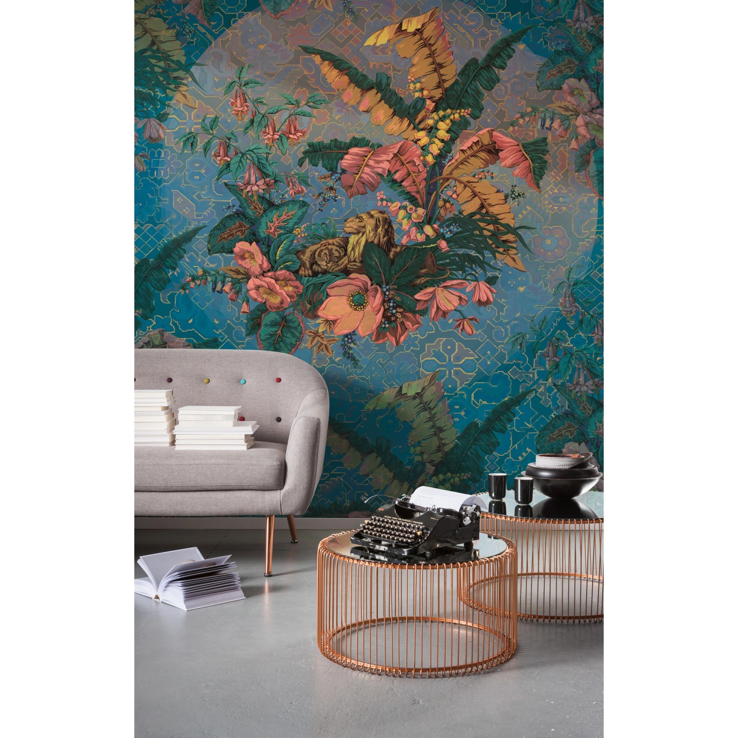 Komar Vlies Fototapete Orient Bleu, 200x270 cm, mit floralem Muster in Blau-, Grün- und Rosatönen.