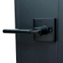 Detailaufnahme: Schwarze Türklinke und Schloss der inova Loft Glastür.
