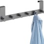 Wenko Türgarderobe Celano Grau mit 6 Haken und blauem Handtuch.