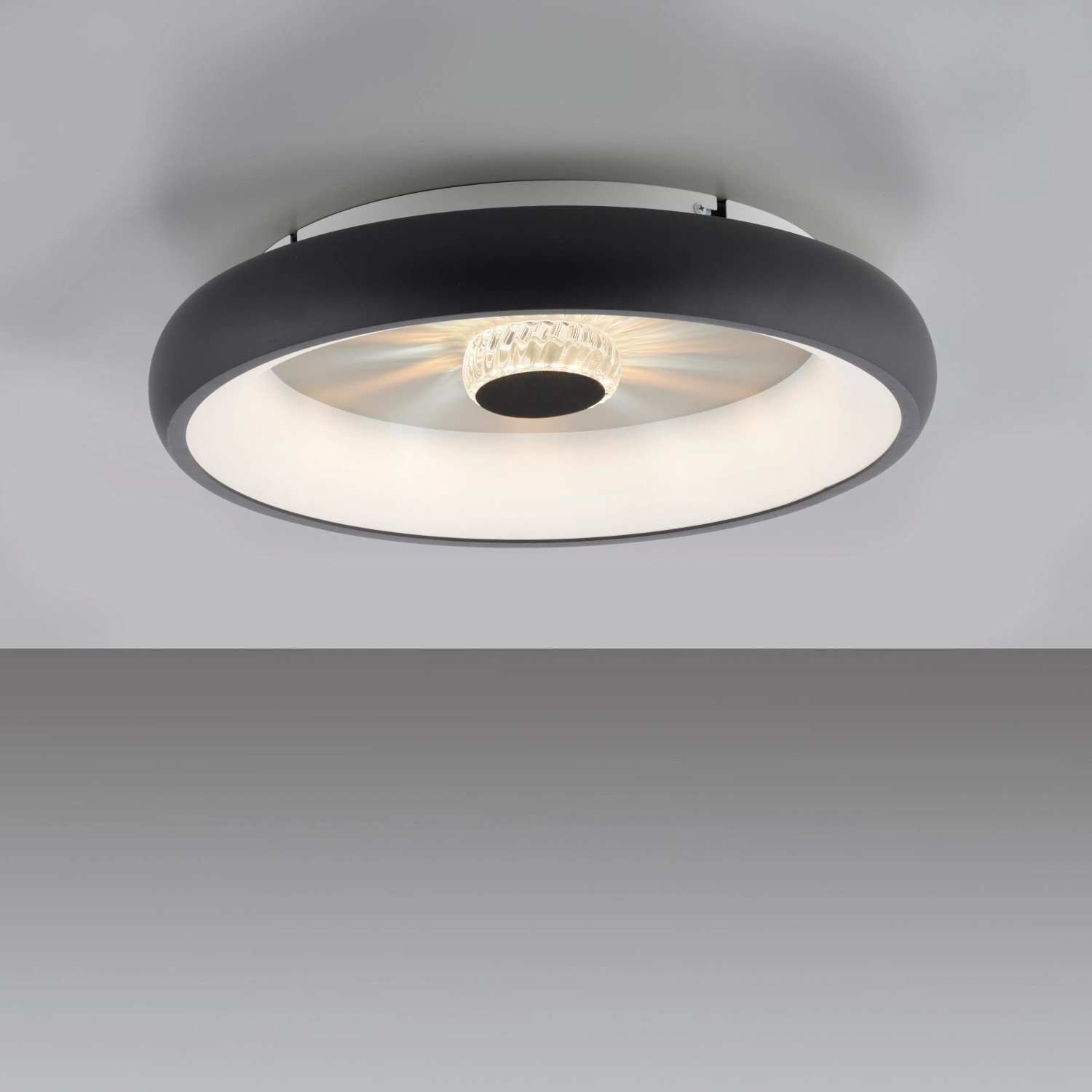 Schwarze LED-Deckenleuchte Vertigo (Ø 46,5 cm) mit Kristalleffekt für Wohnräume.