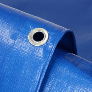 Blaue Abdeckplane aus PE-Gewebe mit silberner Aluminiumöse. Robustes, wasserdichtes Schutzmaterial für außen.