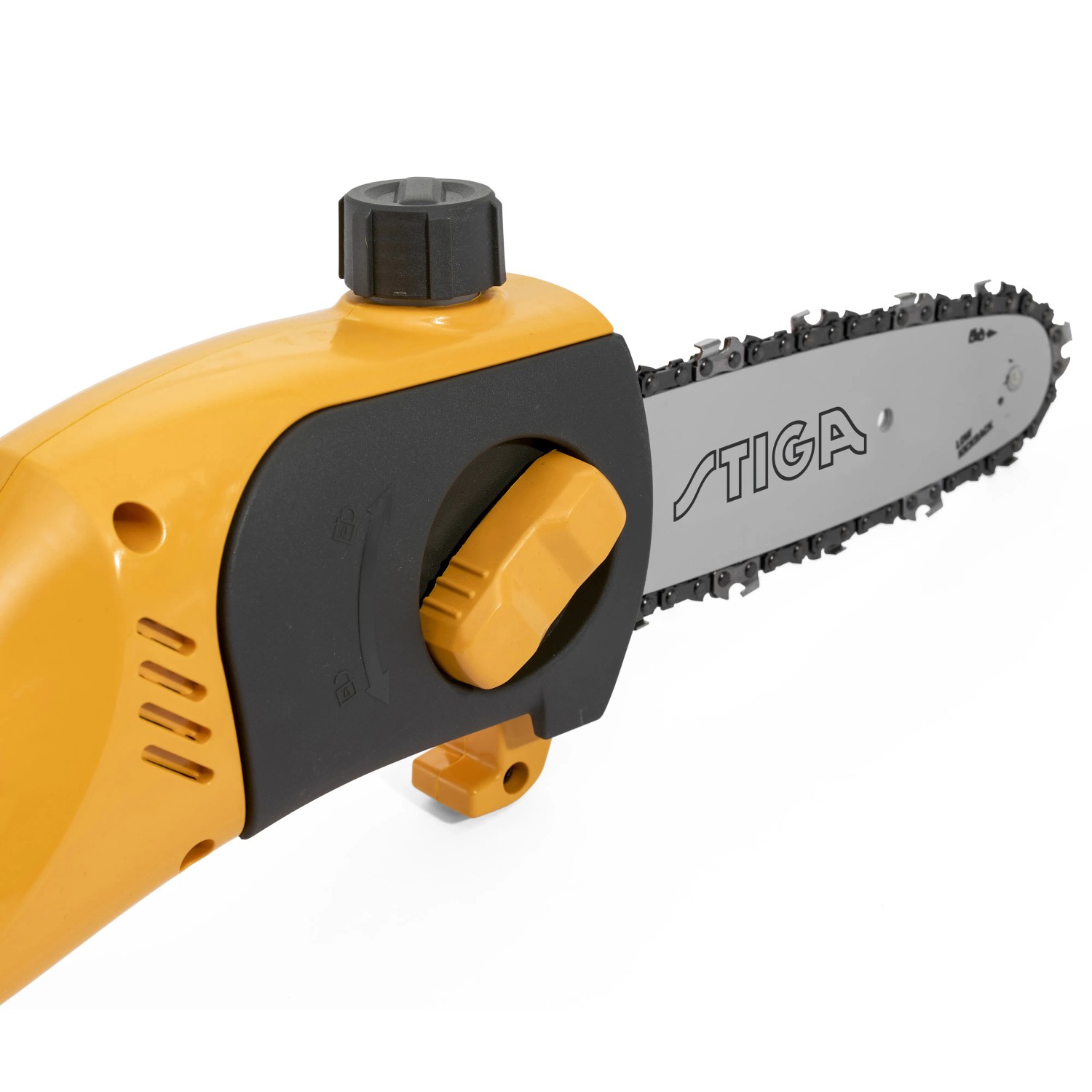 Detailaufnahme: Gelb-schwarze Stiga Akku-Heckenschere/Hochentaster MT 100e mit Kette.