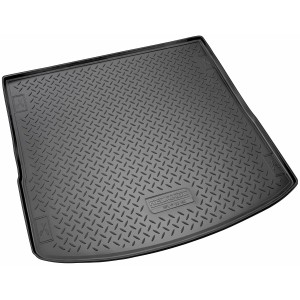 Schwarze Gummi Kofferraumwanne für Ford Focus III Kombi (2011-2018), passgenaues Autozubehör.