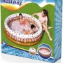 Kinder-Planschbecken im Eisbecher-Design (Ø 160 cm) mit spielenden Kindern und Mutter.