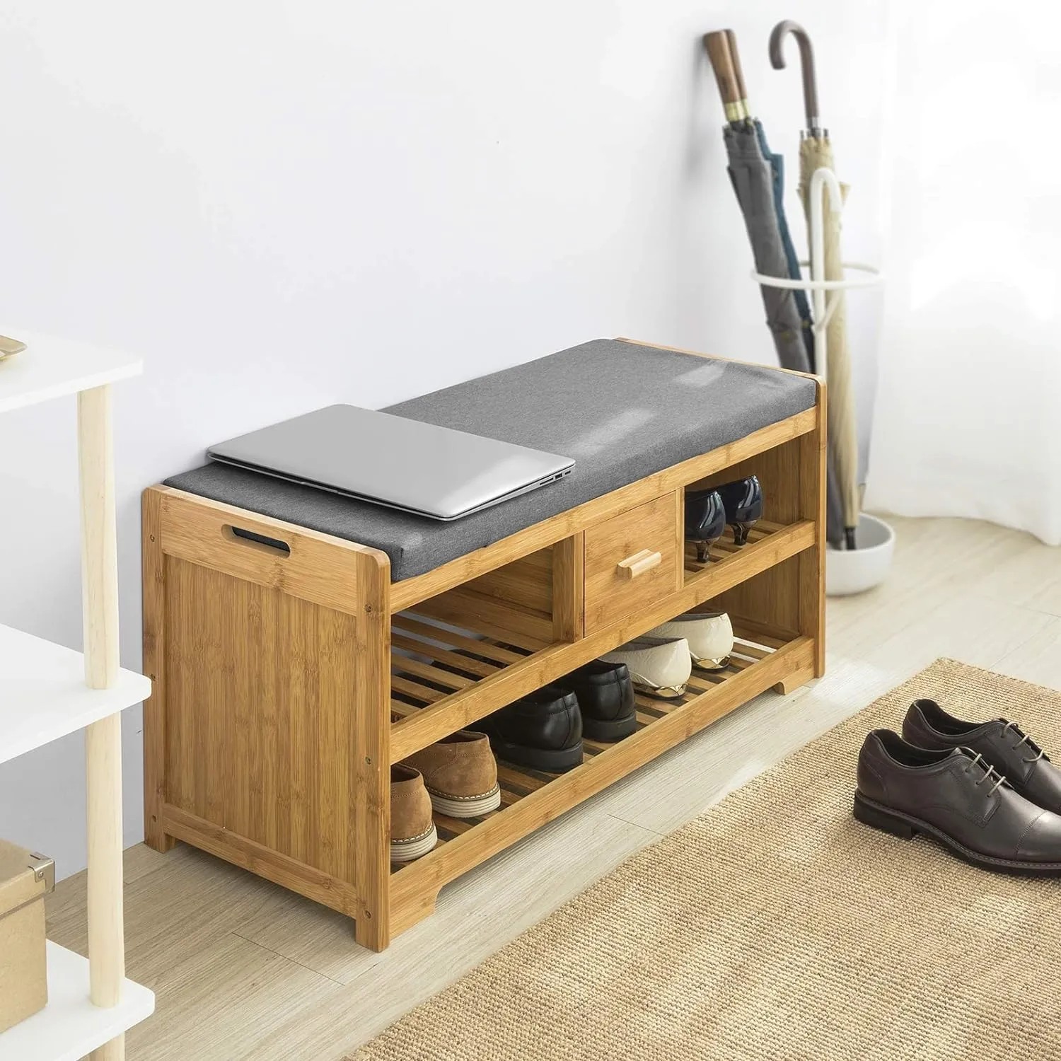SoBuy Schuhregal FSR75-N aus Bambus mit 2 Ablagen, Schublade und Sitzkissen.