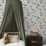 ESTAhome Vliestapete mit Dinosaurier-Muster in Vintage Blau und Grün, Bäumen und Bergen im Kinderzimmer.