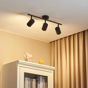 Moderner Lindby Strahler Jorell, schwarz, 3-flammig, für Arbeitszimmer & Büro.