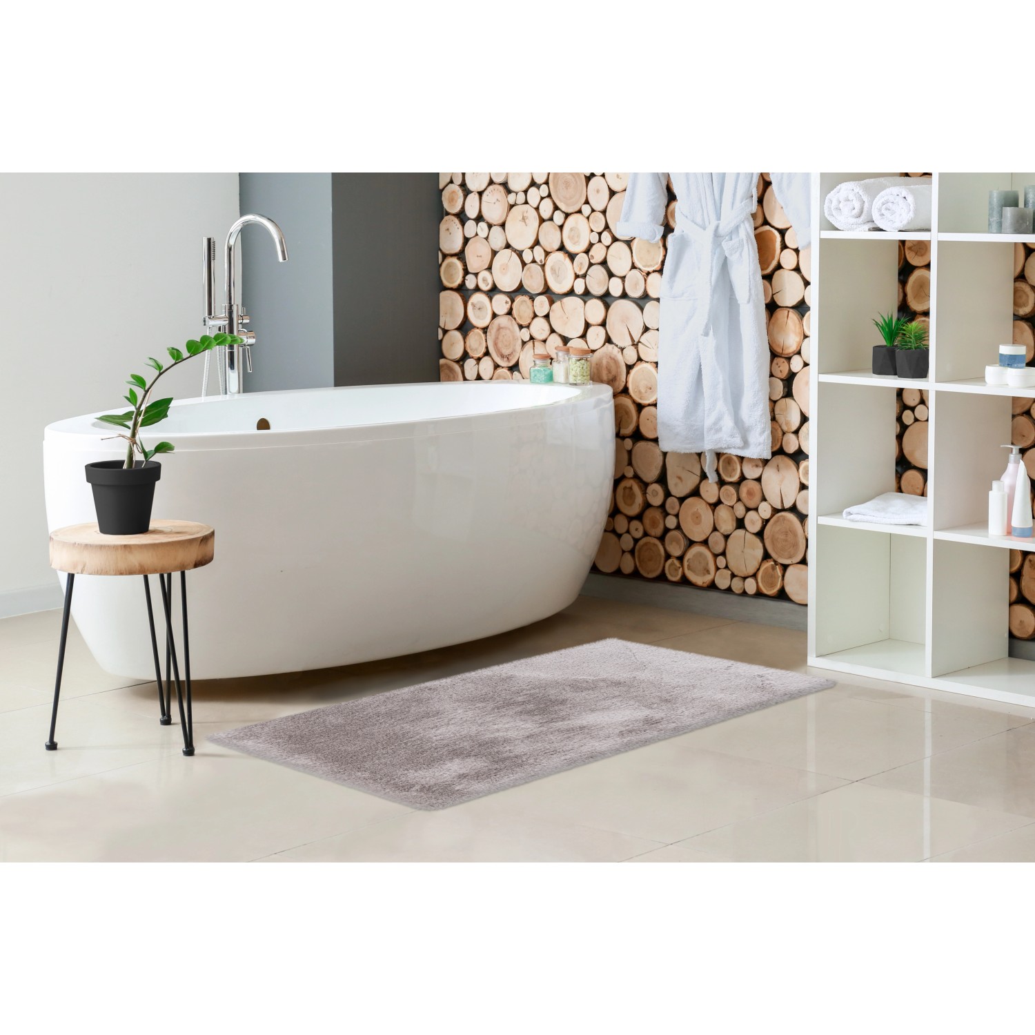 Lalee Badteppich Heaven, 40x60 cm, Silber. Weicher Flor, rutschhemmend, für Fußbodenheizung geeignet.