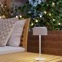 Weiße EGLO ROCCANOVA Solar LED Tischleuchte mit Touchdimmer auf Gartentisch.