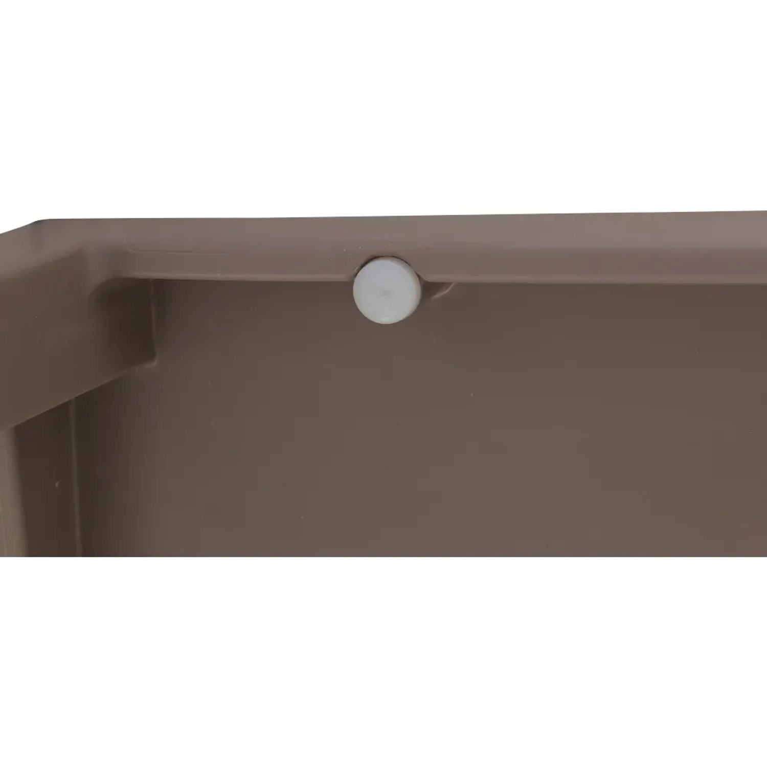 Detailaufnahme eines Siena Garden Lane Stapelsessels in Taupe, Fokus auf die Stuhlbeine.
