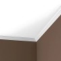 Weiße PROFHOME Eckleiste als Deckenabschluss im Raum, 21 Zierleisten (42 m) im Set.