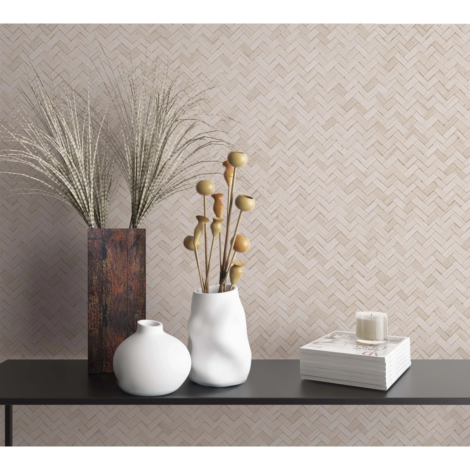 Beige Vliestapete mit Fischgrätenmuster der Kollektion Botanica von Marburg.