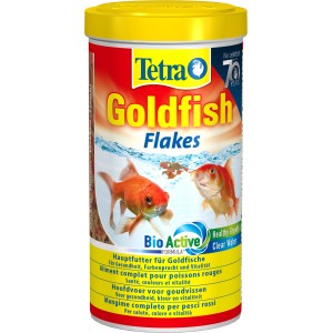 Tetra Goldfish Flakes Fischfutter, 1 l Dose mit Goldfischen im Wasser.